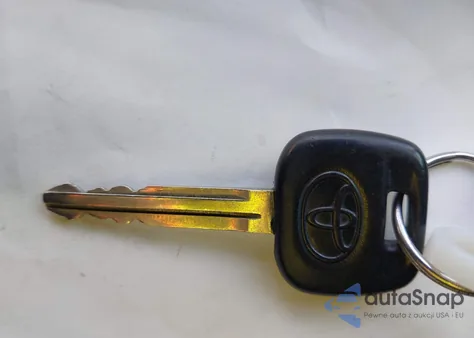 2002 Toyota Camry Le from USA, damaged, VIN JTDBE32K820024298